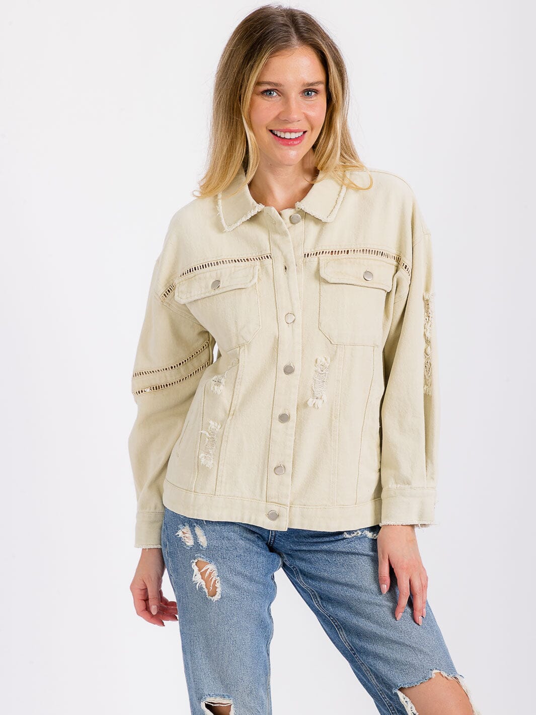 WOMEN'S LONG SLEEVE BUTTON CLOSURE POCKETS DISTRESS DENIM JACKET