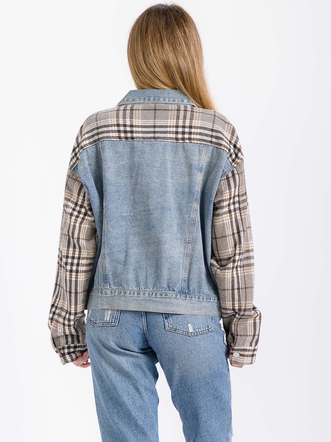WOMEN'S LONG SLEEVE BUTTON CLOSURE FRONT POCKETS PLAID CONTRAST DENIM JACKET