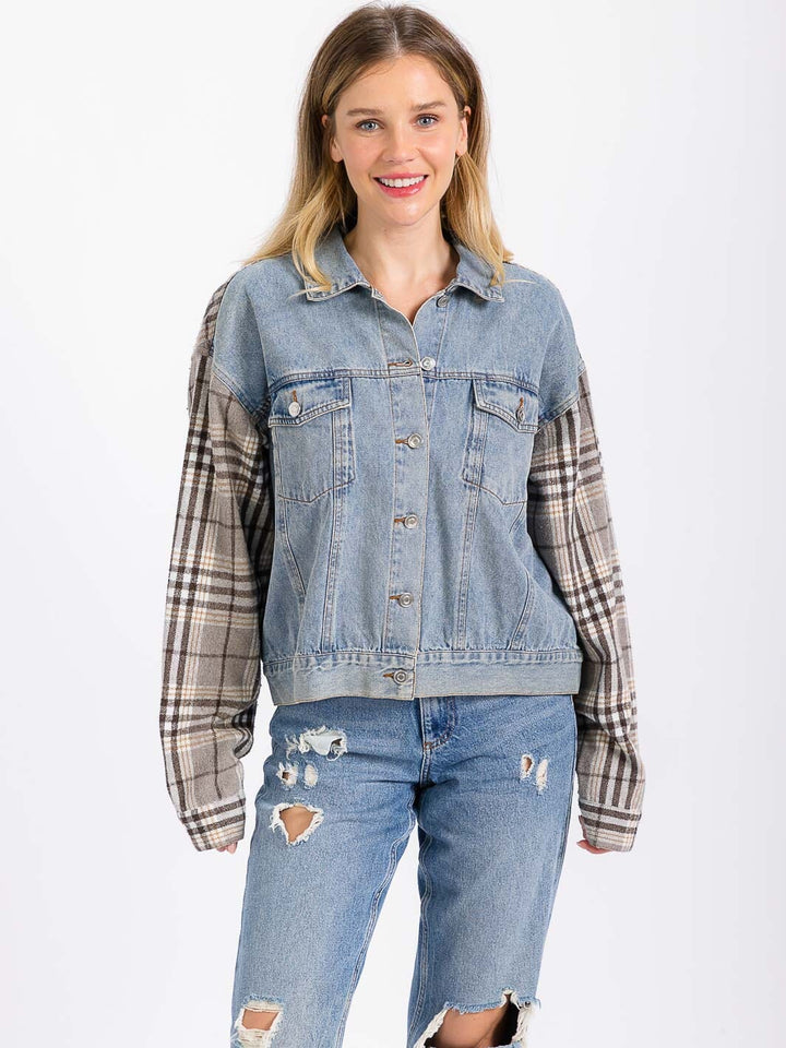 WOMEN'S LONG SLEEVE BUTTON CLOSURE FRONT POCKETS PLAID CONTRAST DENIM JACKET