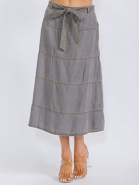 WOMEN'S ELASTIC WAIST TIERED SELF TIE MIDI SKIRT