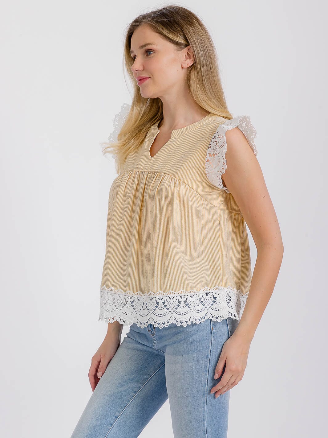 WOMEN'S RUFFLE SLEEVE V-NECK CROCHET TRIM PLAID BLOUSE