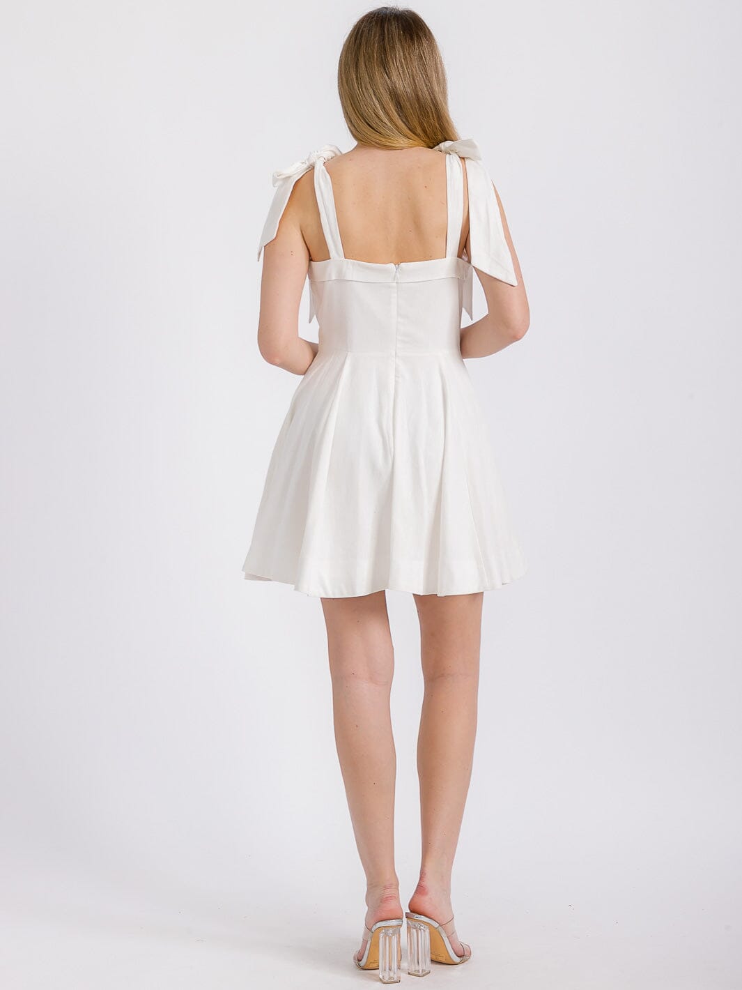 WOMEN'S SLEEVELESS SQUARE NECK FRONT POCKETS MINI DRESS