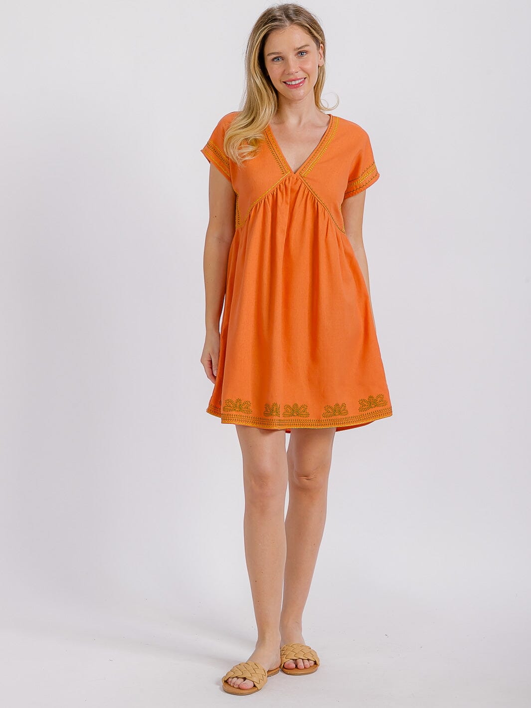 WOMEN'S SHORT SLEEVE V-NECK TRIM DETAILED MINI DRESS
