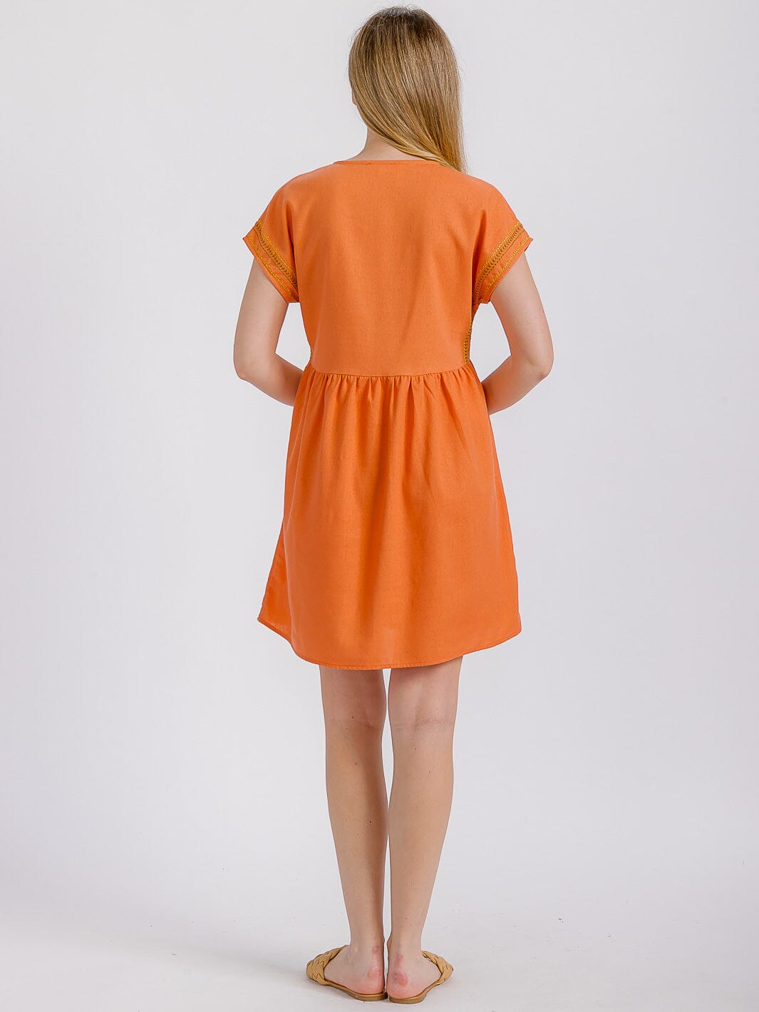 WOMEN'S SHORT SLEEVE V-NECK TRIM DETAILED MINI DRESS
