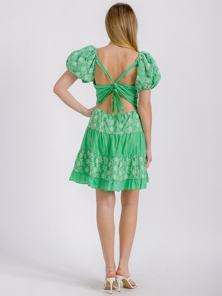 WOMEN'S SHORT PUFF SLEEVE V-NECK SMOCK EYELET FLORAL MINI DRESS
