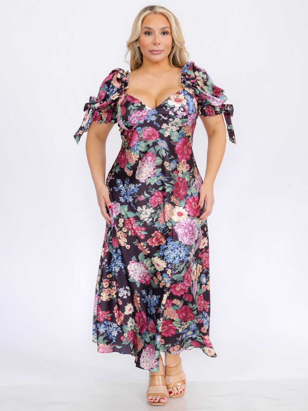 PLUS SIZE SHORT PUFF SLEEVES V-NECK FLORAL MAXI DRESS