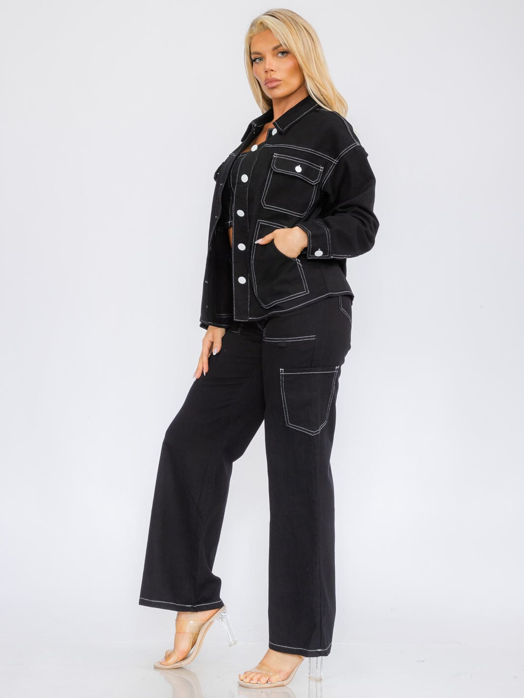 WOMEN'S LONG SLEEVE BUTTON CLOSURE POCKETS DENIM JACKET