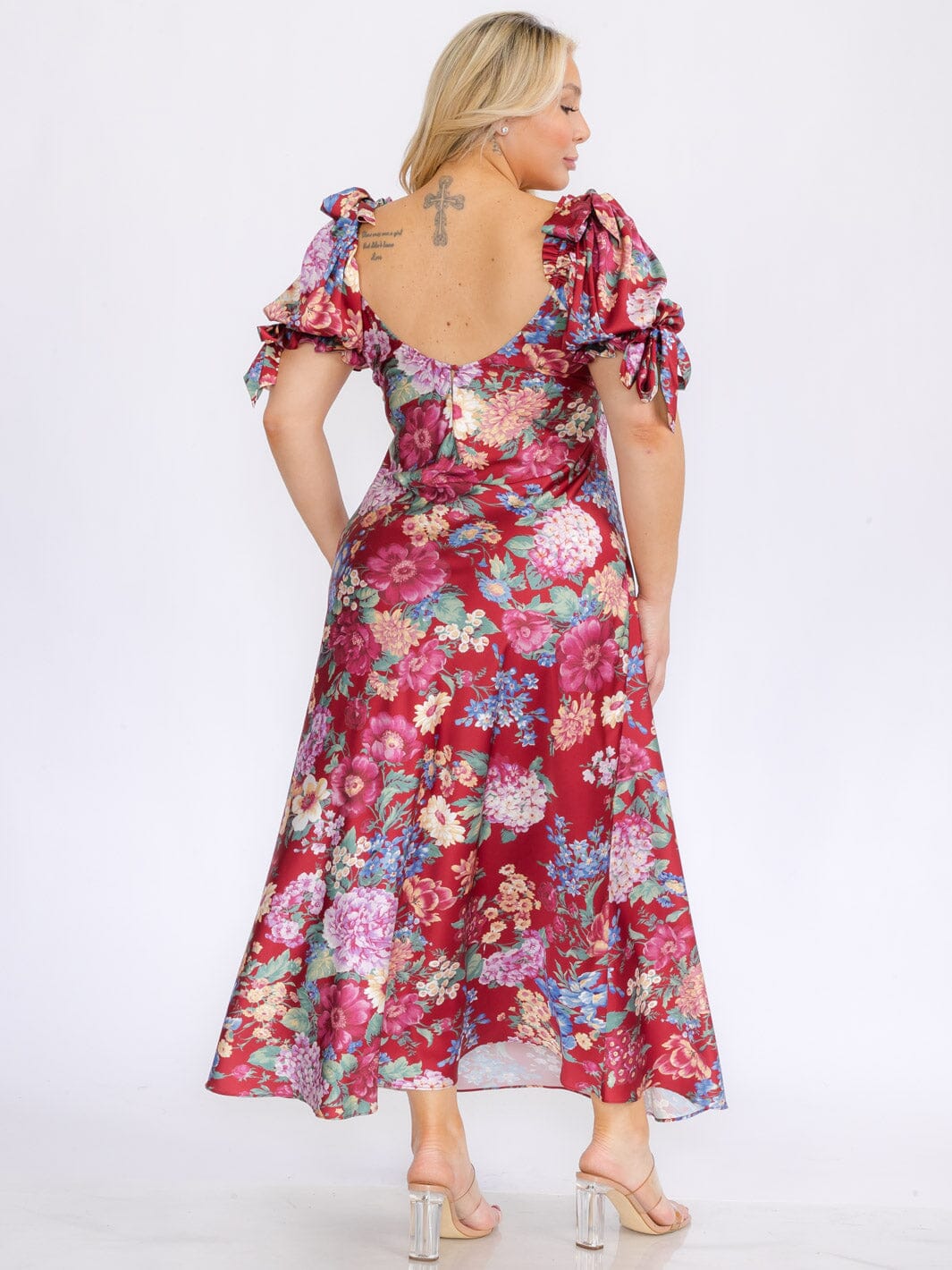 PLUS SIZE SHORT PUFF SLEEVES V-NECK FLORAL MAXI DRESS