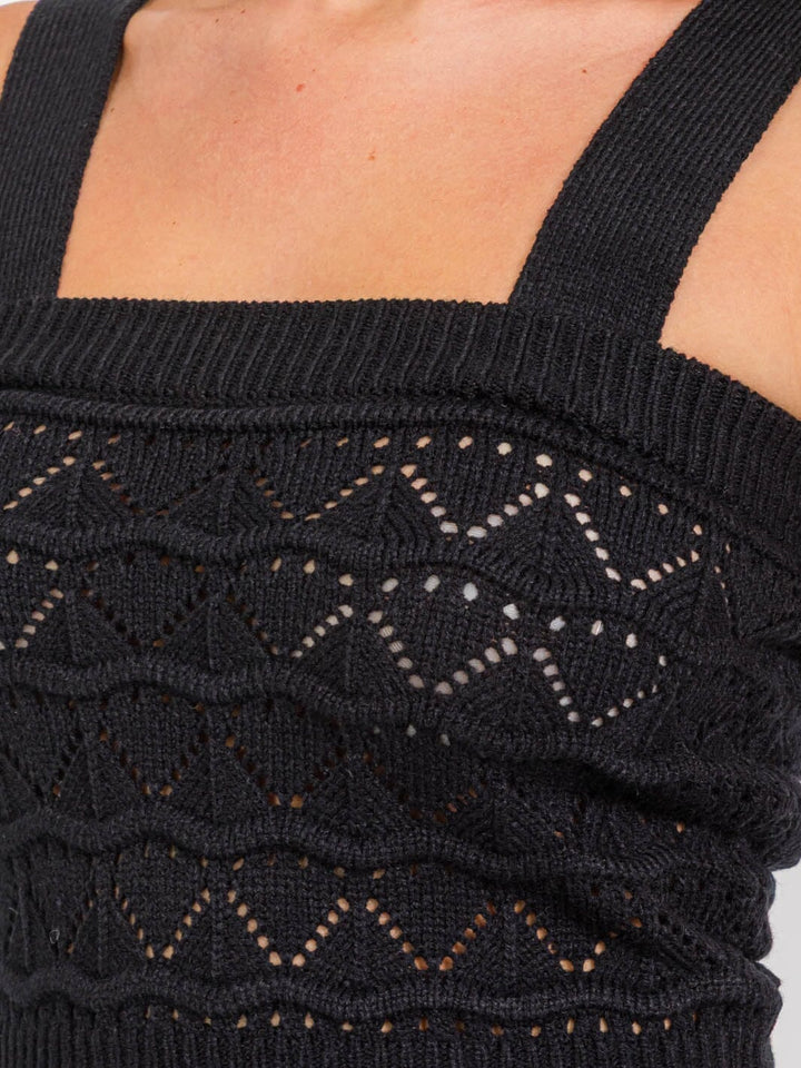 WOMEN'S SLEEVELESS KNIT CROP TANK TOP