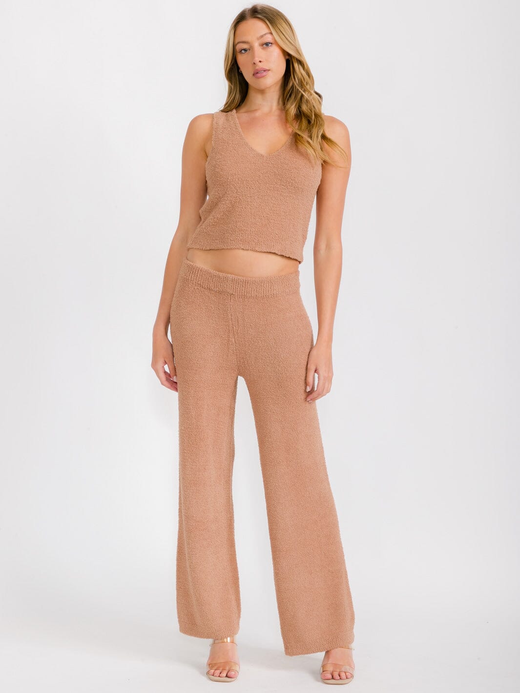 WOMEN'S SLEEVELESS V-NECK CROP TANK TOP