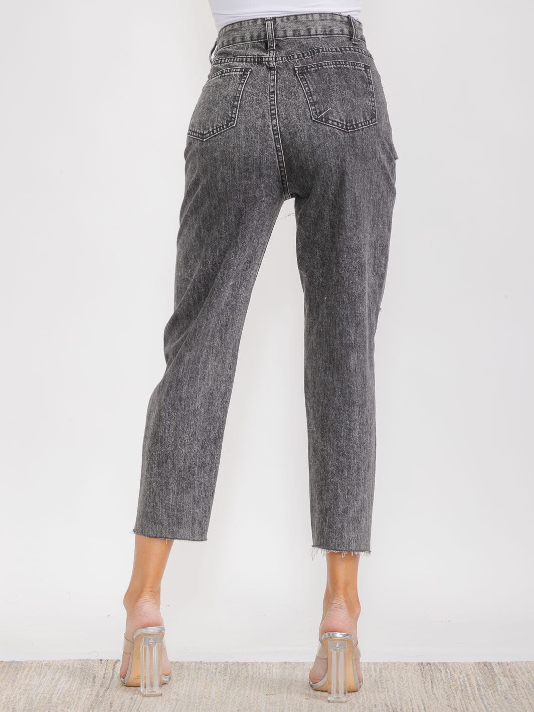 WOMEN'S BUTTON CLOSURE FRONT POCKETS DISTRESS DENIM PANTS