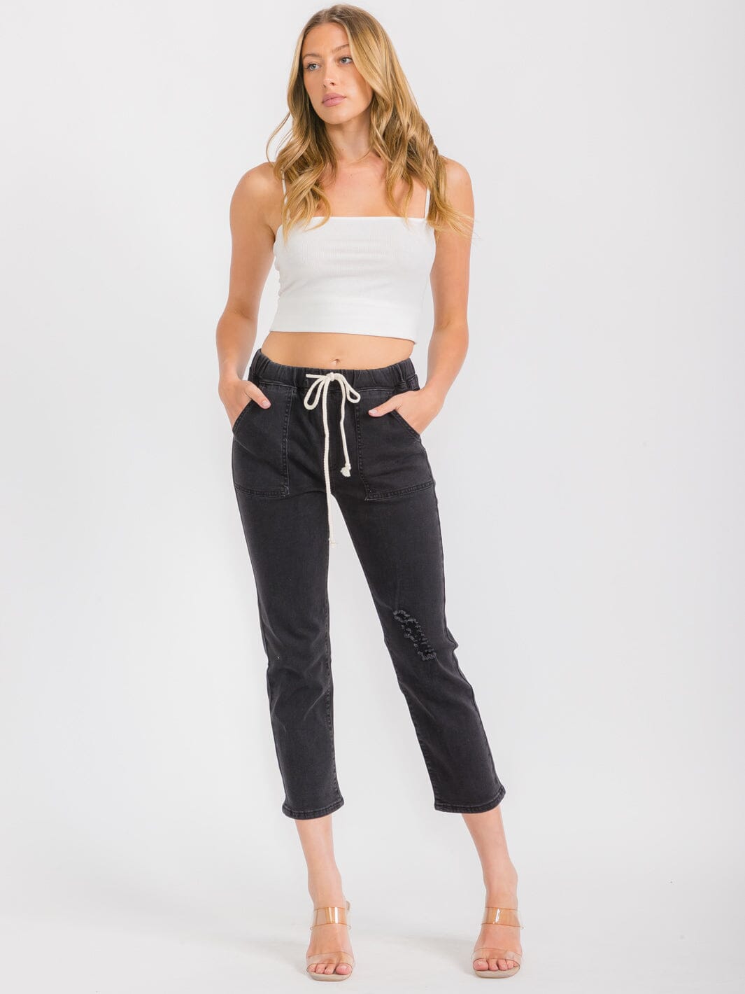 WOMEN'S ELASTIC WAIST POCKETS DISTRESS CAPRI PANTS