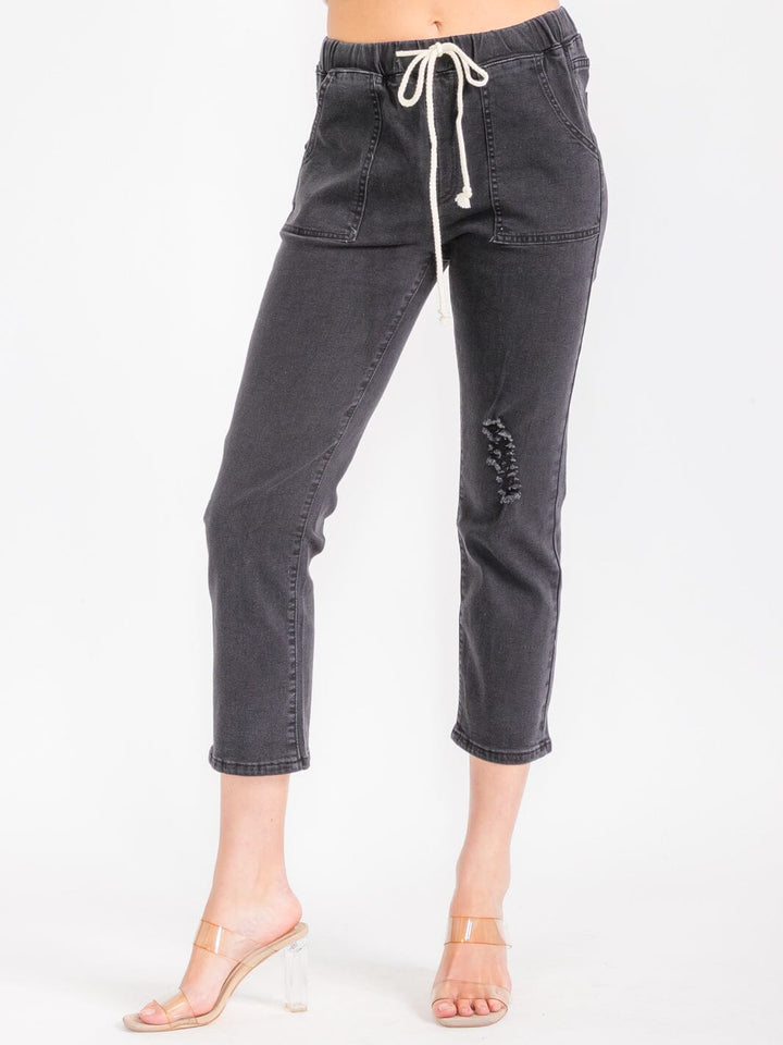 WOMEN'S ELASTIC WAIST POCKETS DISTRESS CAPRI PANTS
