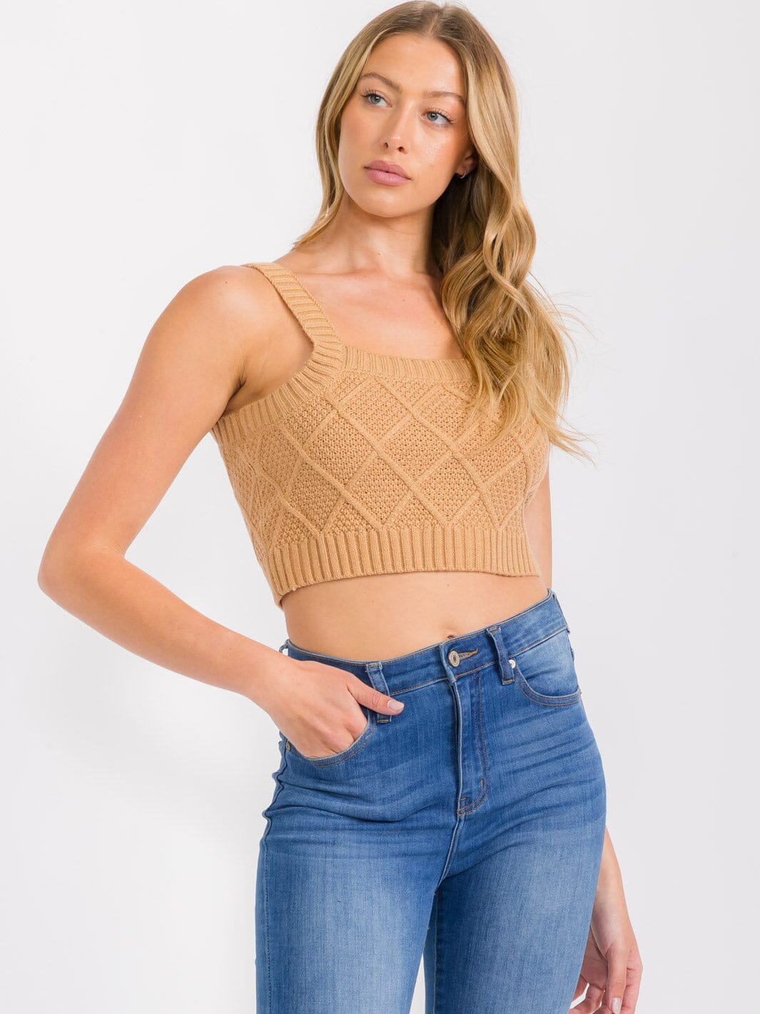 WOMEN'S SLEEVELESS KNIT CROP TANK TOP
