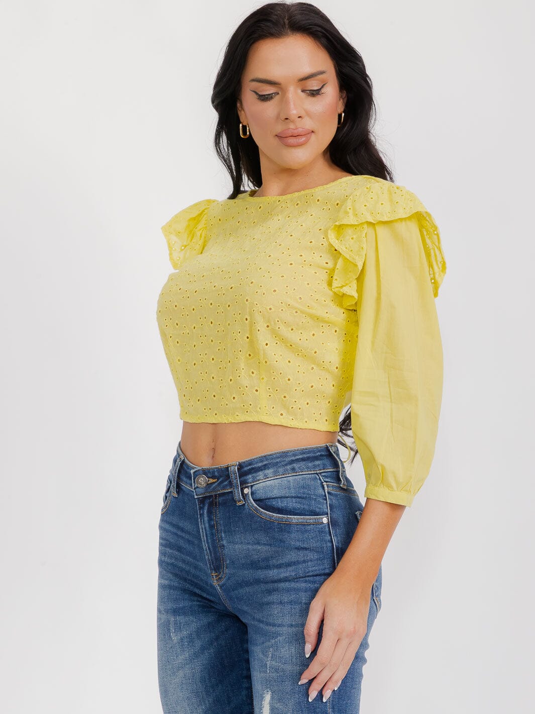 WOMEN'S 3/4 SLEEVES OPEN BACK RUFFLE EYELET CROP TOP