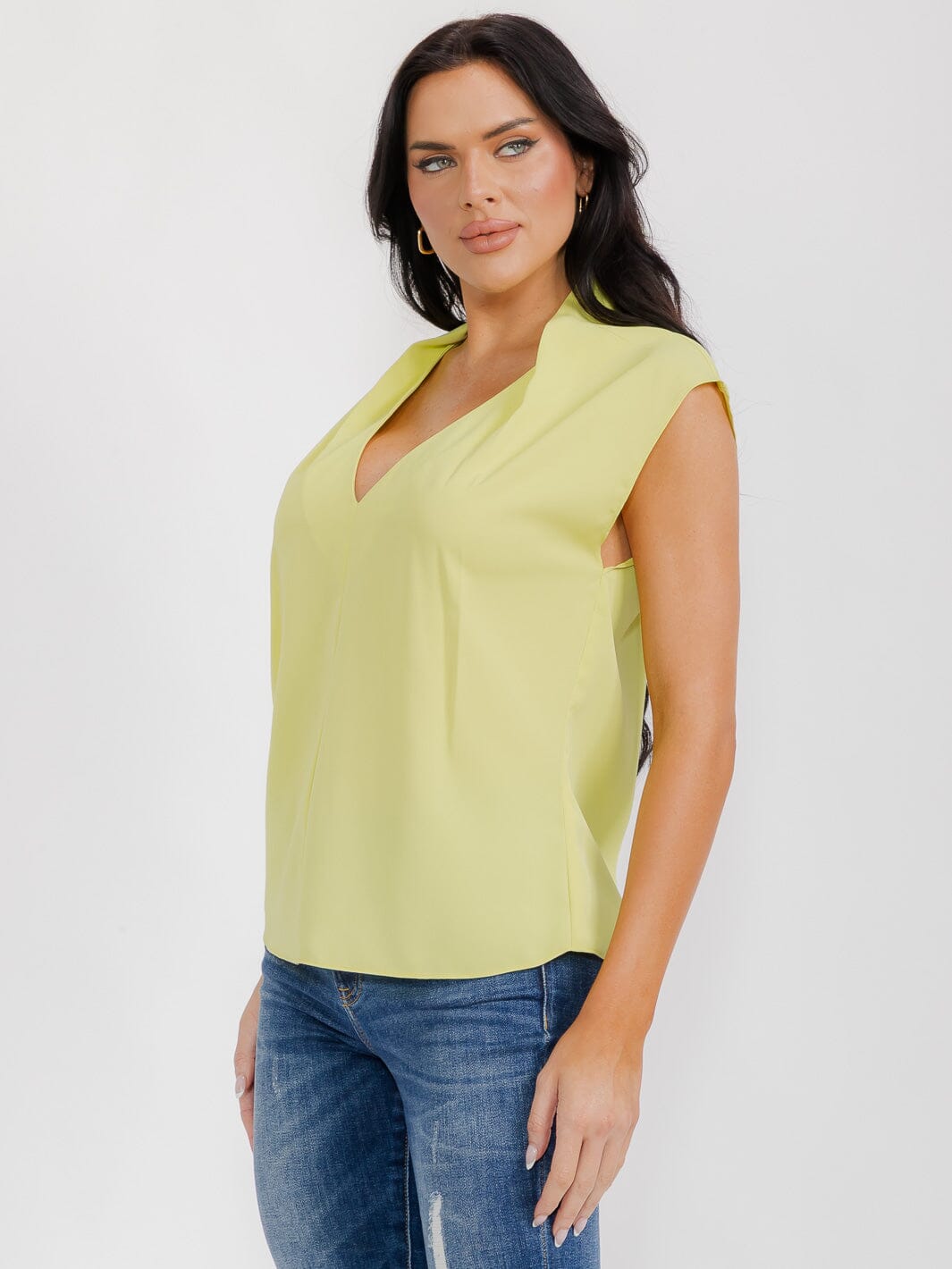 WOMEN'S SHORT SLEEVE V-NECK BLOUSE