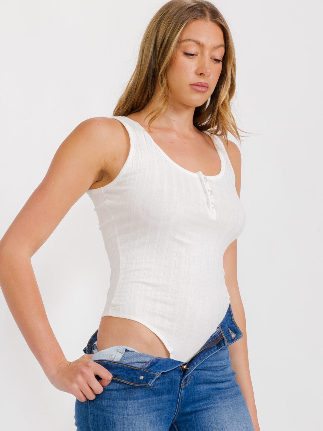 WOMEN'S SLEEVELESS BUTTON UP RIBBED BODYSUIT