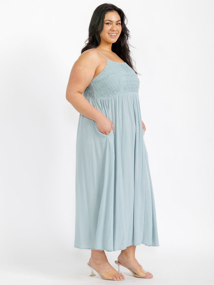 PLUS SIZE SLEEVELESS CROCHET DETAILED MAXI DRESS