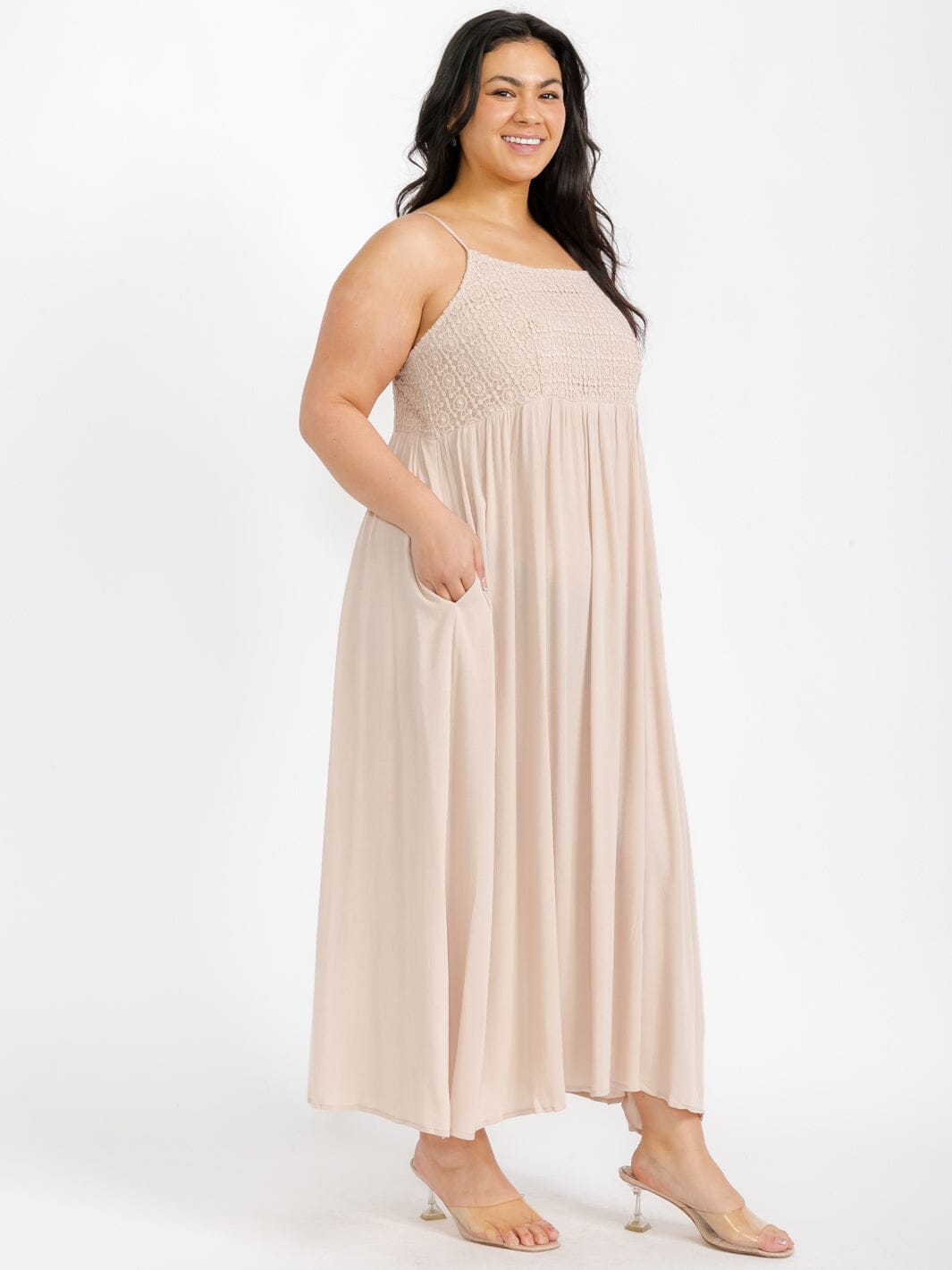 PLUS SIZE SLEEVELESS CROCHET DETAILED MAXI DRESS