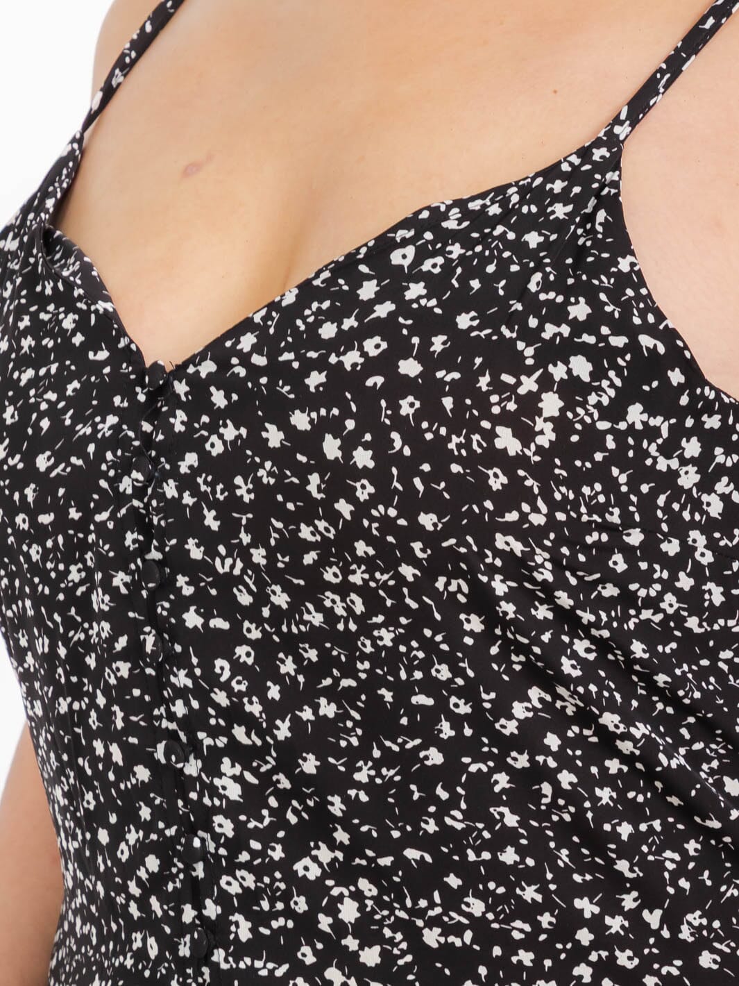 PLUS SIZE SLEEVELESS V-NECK BUTTON UP FLORAL MAXI DRESS