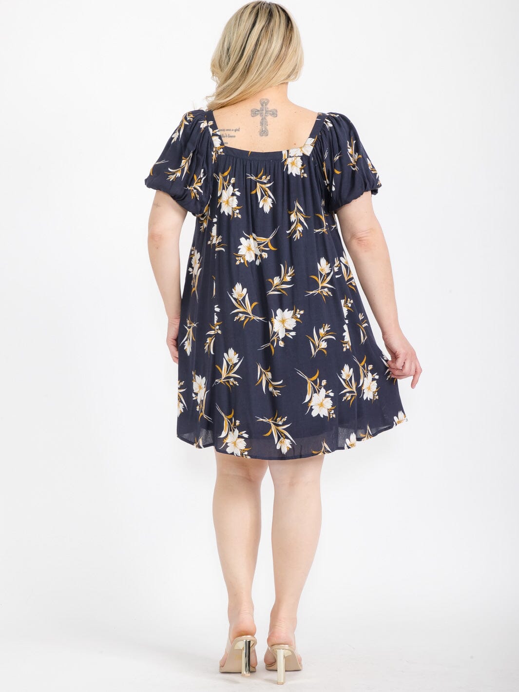 PLUS SIZE SHORT SLEEVE FRONT POCKETS FLORAL MINI DRESS