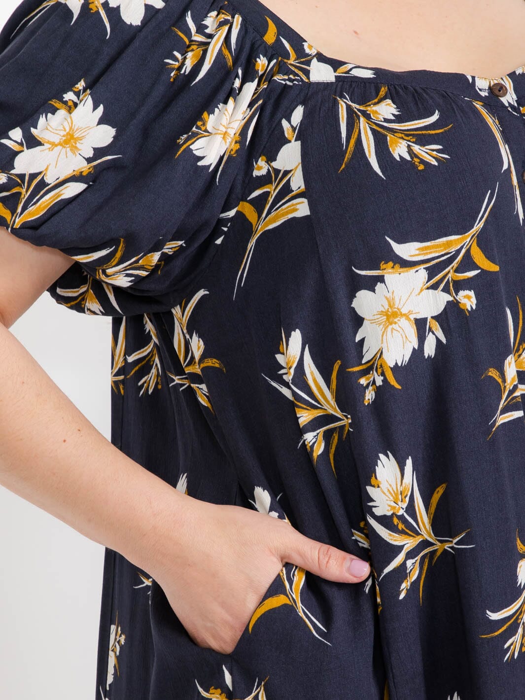 PLUS SIZE SHORT SLEEVE FRONT POCKETS FLORAL MINI DRESS