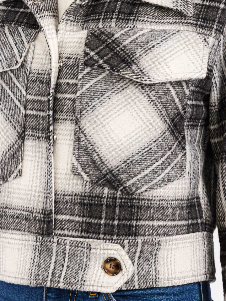 WOMEN'S LONG SLEEVE BUTTON CLOSURE FRONT POCKETS PLAID JACKET
