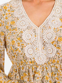 WOMEN'S LONG SLEEVE ELASTIC WAIST V-NECK DETAILED FLORAL MINI DRESS