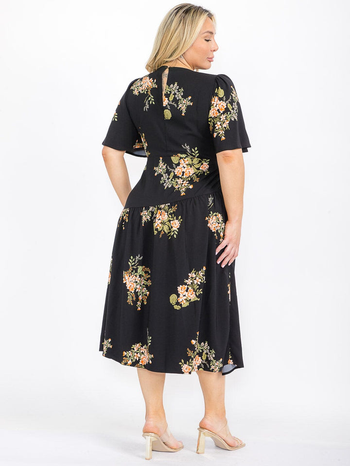PLUS SIZE SHORT SLEEVE TIERED FLORAL MAXI DRESS