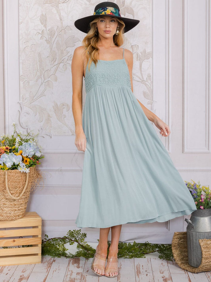 WOMEN'S SLEEVELESS FRONT POCKETS CROCHET DETAILED MAXI DRESS