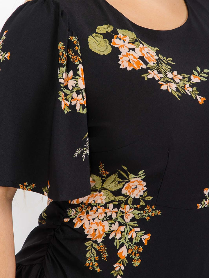 PLUS SIZE SHORT SLEEVE TIERED FLORAL MAXI DRESS