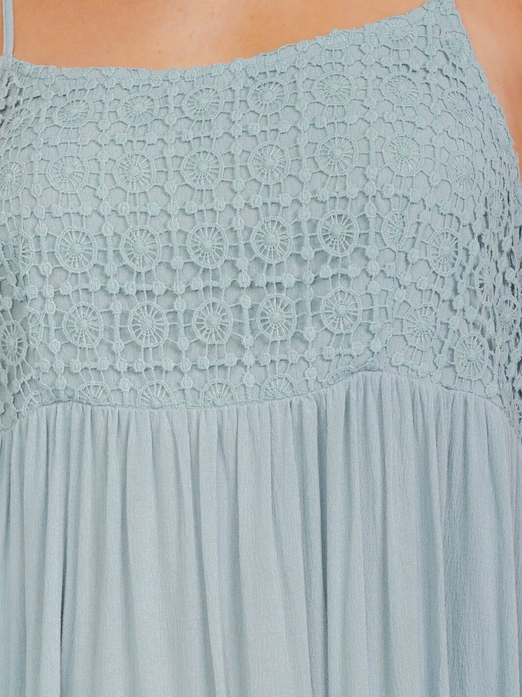 WOMEN'S SLEEVELESS FRONT POCKETS CROCHET DETAILED MAXI DRESS