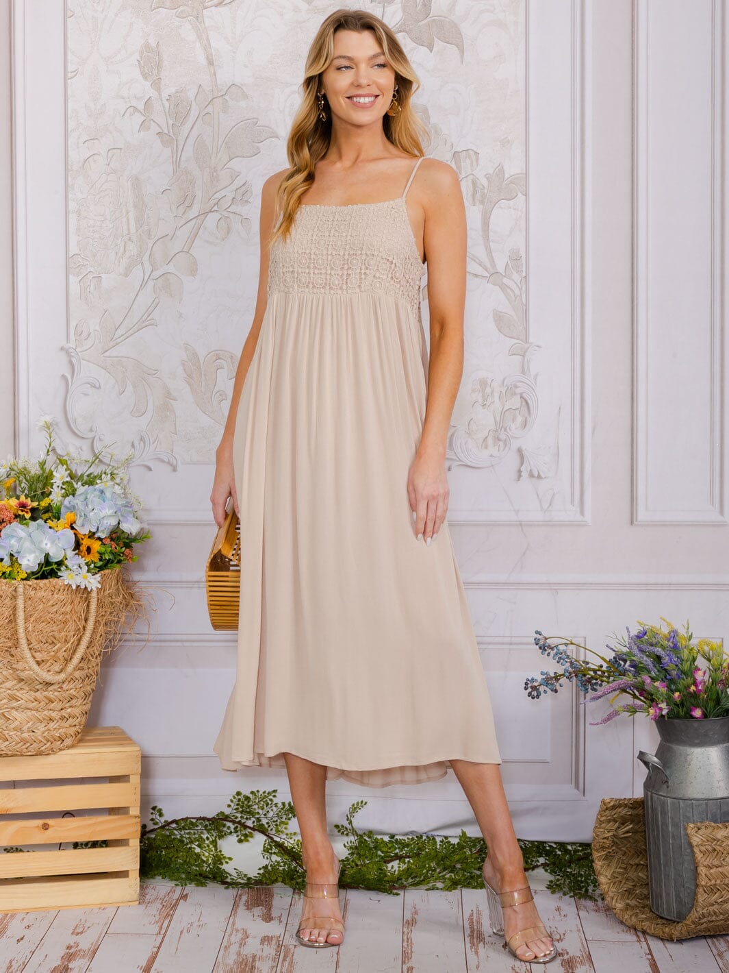 WOMEN'S SLEEVELESS FRONT POCKETS CROCHET DETAILED MAXI DRESS