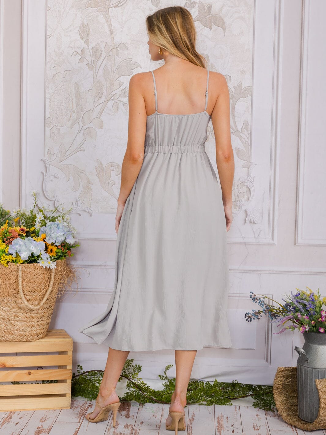 WOMEN'S SLEEVELESS V-NECK LACE DETAILED FRONT POCKETS MIDI DRESS