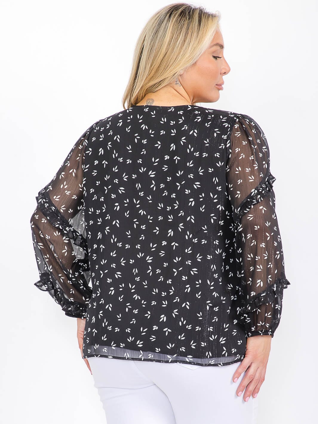 PLUS SIZE LONG SLEEVE RUFFLE V-NECK FLORAL BLOUSE