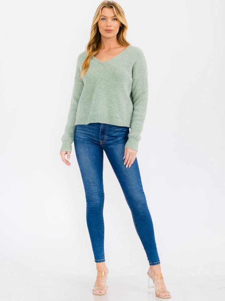 WOMEN'S LONG SLEEVE V-NECK PULLOVER SWEATER