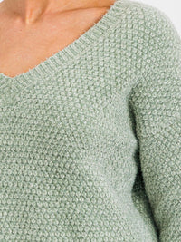 WOMEN'S LONG SLEEVE V-NECK PULLOVER SWEATER