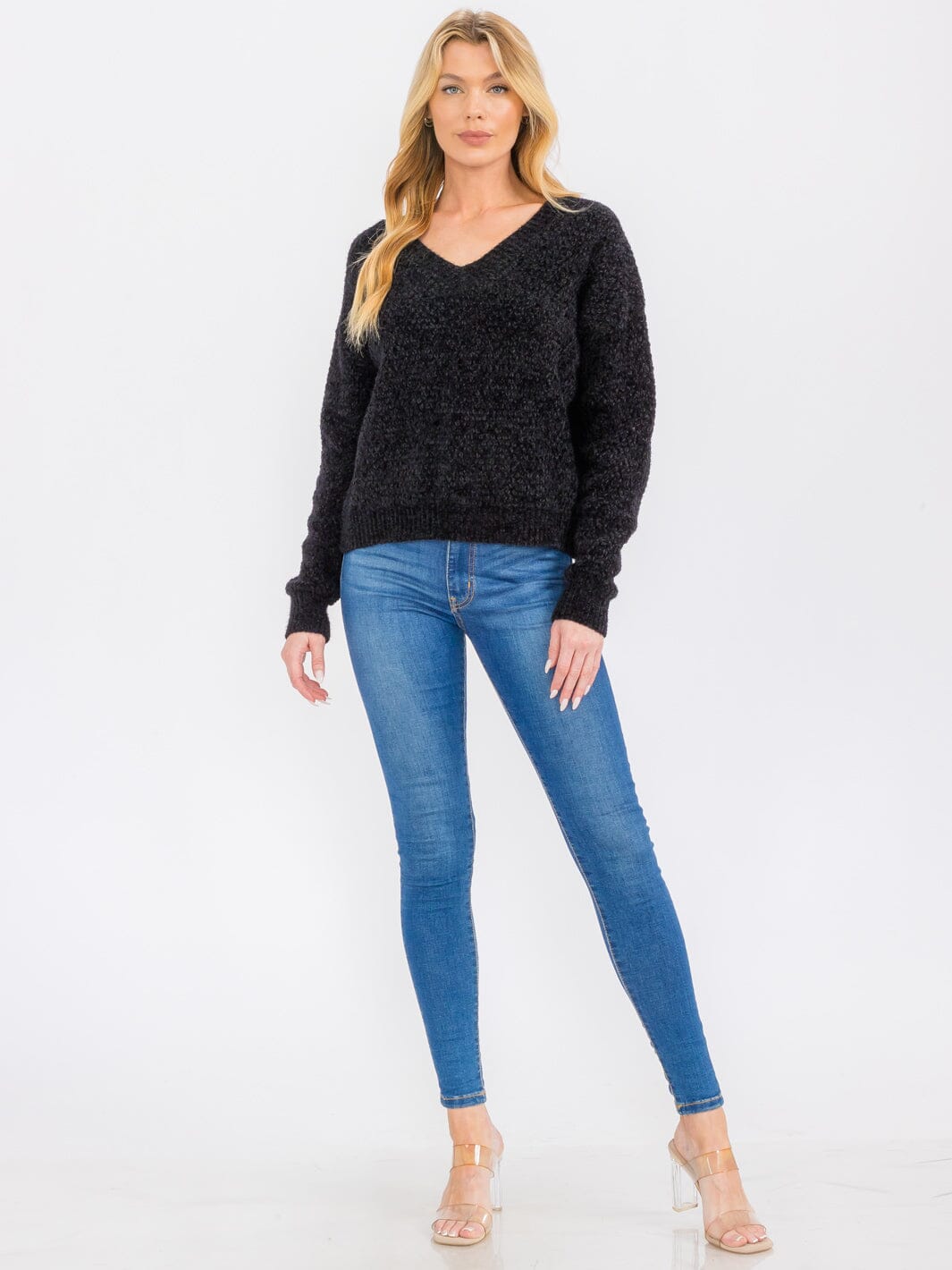WOMEN'S LONG SLEEVE V-NECK PULLOVER SWEATER