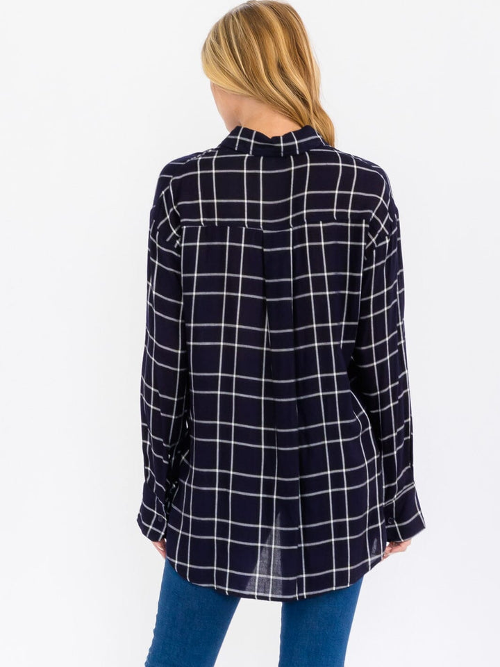 WOMEN'S LONG SLEEVE BUTTON CLOSURE FRONT POCKET HIGH-LOW PLAID TOP