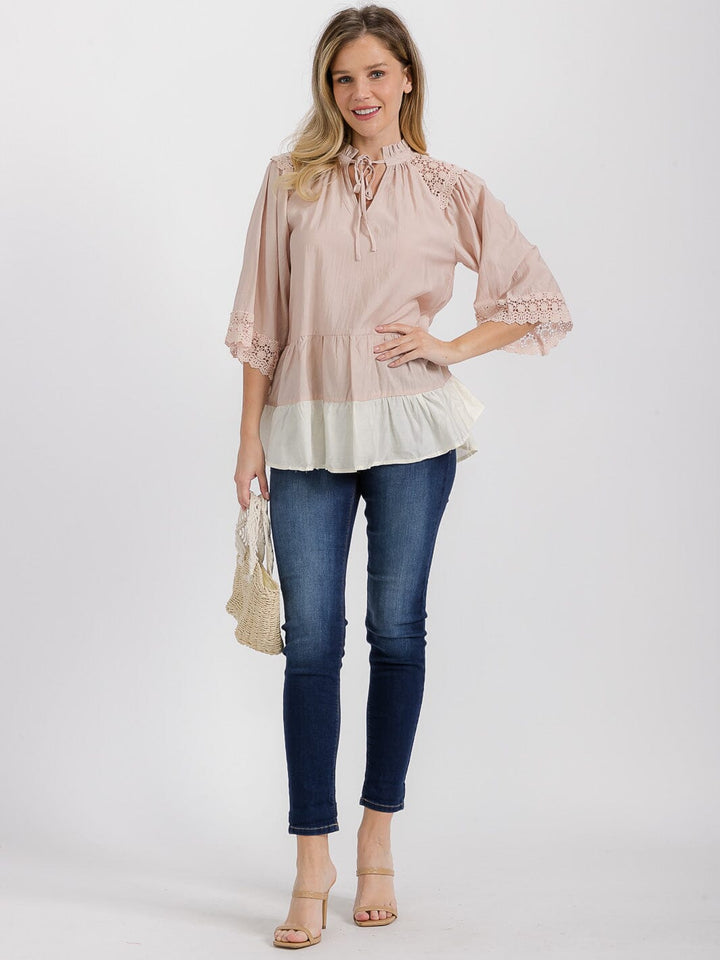 WOMEN'S 3/4 SLEEVE V-NECK RUFFLE DETAILED BLOUSE
