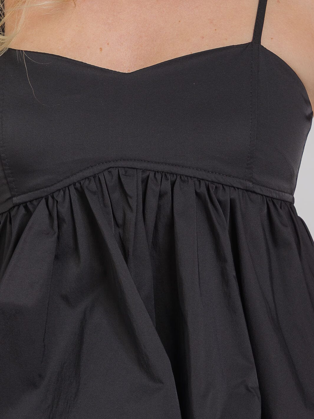 WOMEN'S SLEEVELESS SMOCK BABYDOLL TANK TOP
