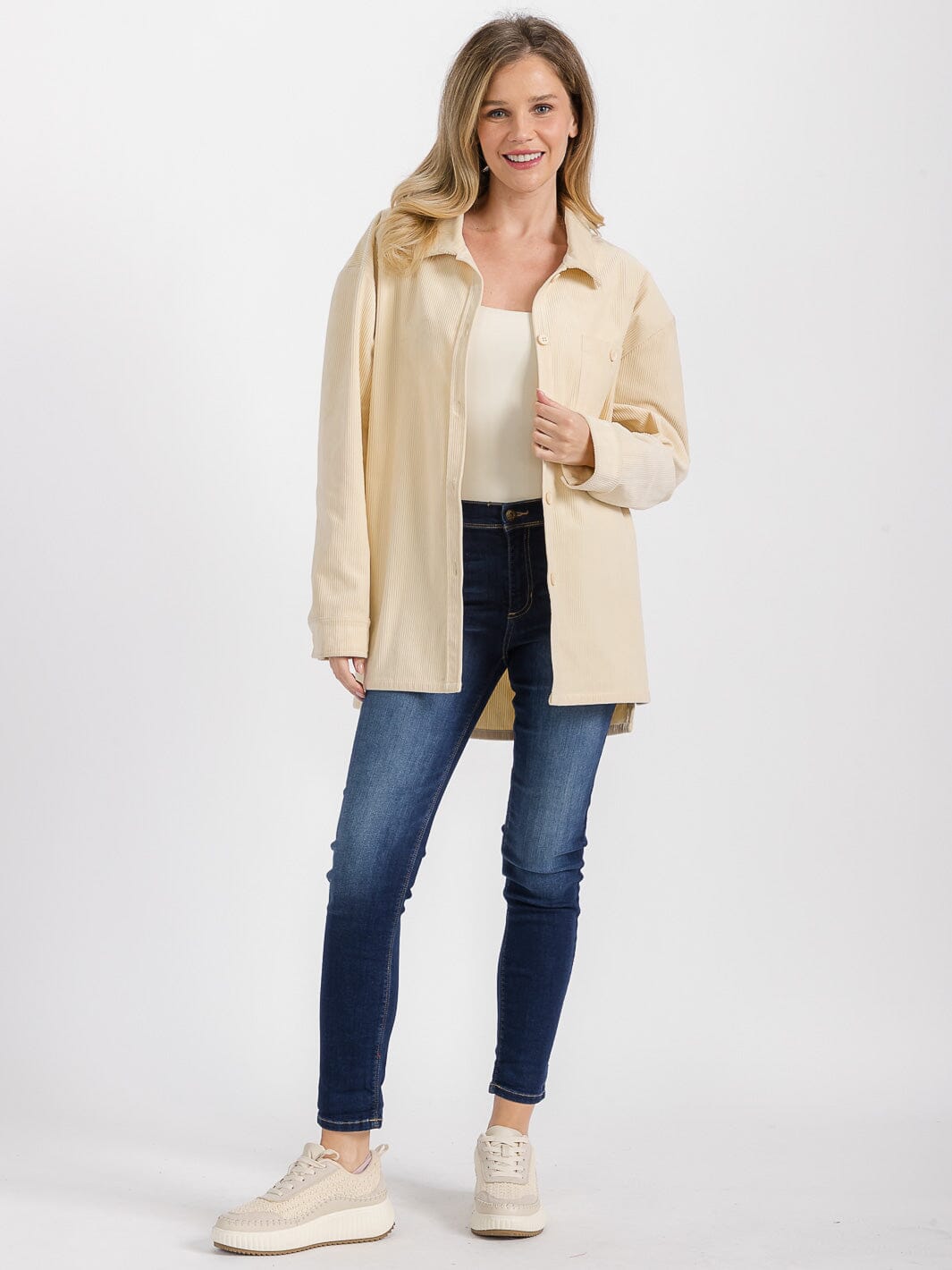 WOMEN'S LONG SLEEVE BUTTON CLOSURE FRONT POCKET HIGH-LOW CORDUROY SHACKET