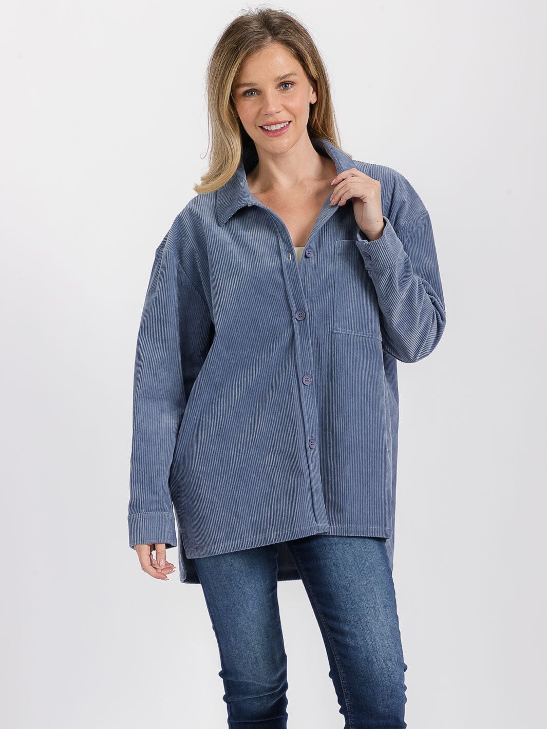 WOMEN'S LONG SLEEVE BUTTON CLOSURE FRONT POCKET HIGH-LOW CORDUROY SHACKET