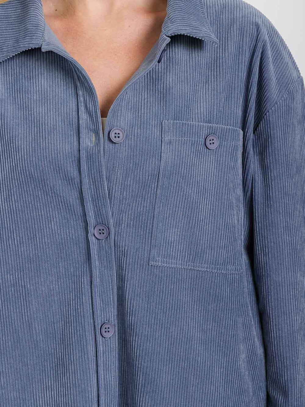 WOMEN'S LONG SLEEVE BUTTON CLOSURE FRONT POCKET HIGH-LOW CORDUROY SHACKET