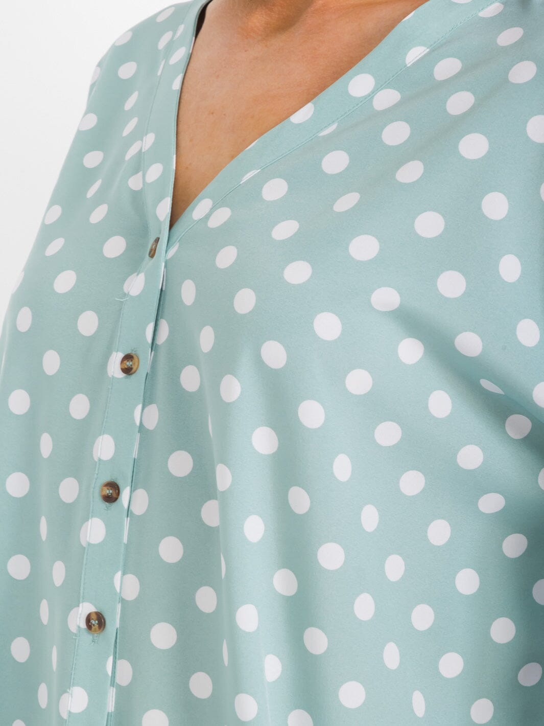 WOMEN'S SHORT RUFFLE SLEEVES BUTTON CLOSURE POLKA DOTS BLOUSE