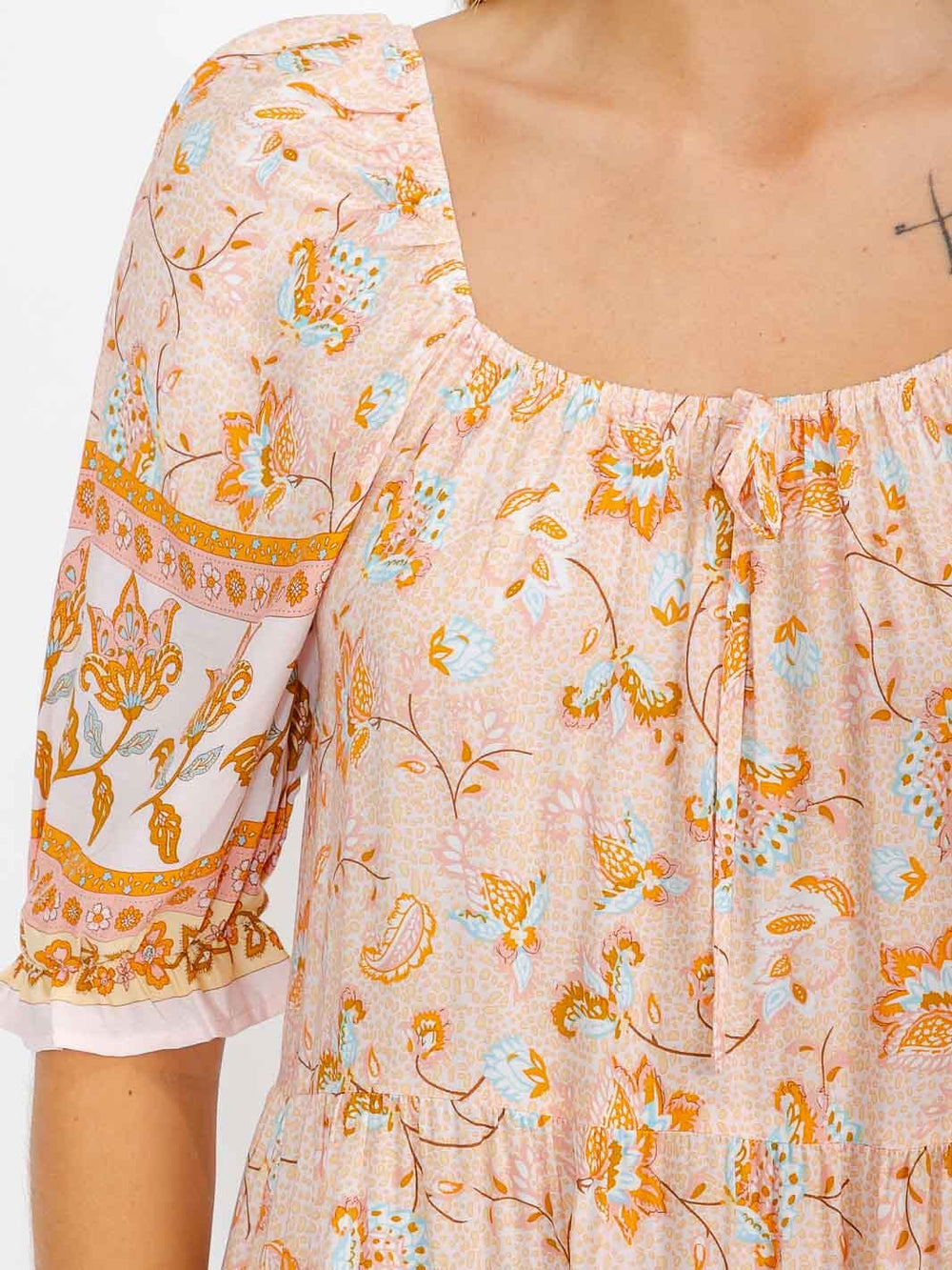 WOMEN'S SHORT SLEEVE TIERED FLOWER PRINT MIDI DRESS