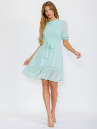 WOMEN'S SHORT SLEEVES SMOCK SELF TIE SWISS DETAILED MINI DRESS
