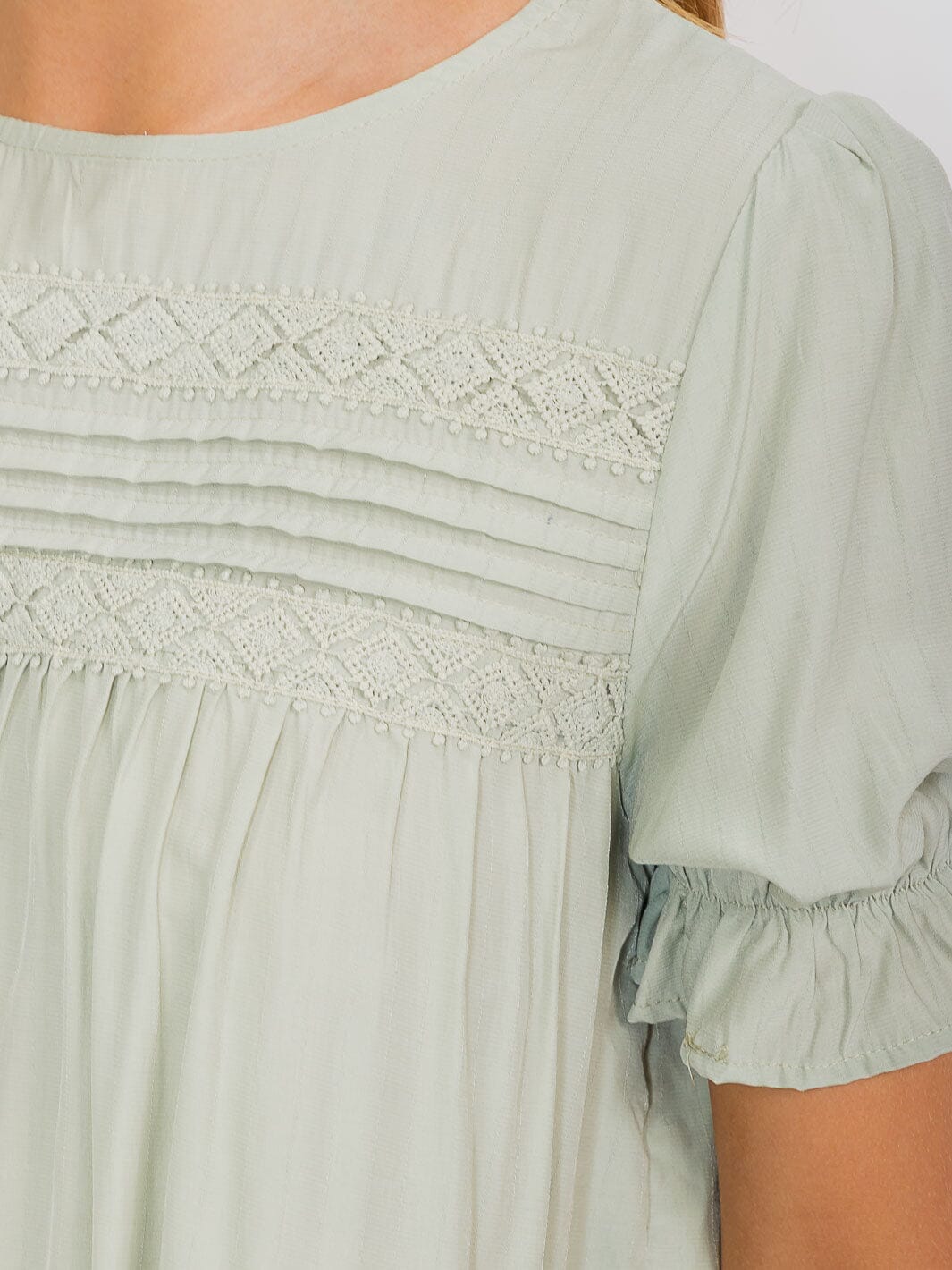 WOMEN'S SHORT SLEEVE CROCHET DETAILED TUNIC BLOUSE