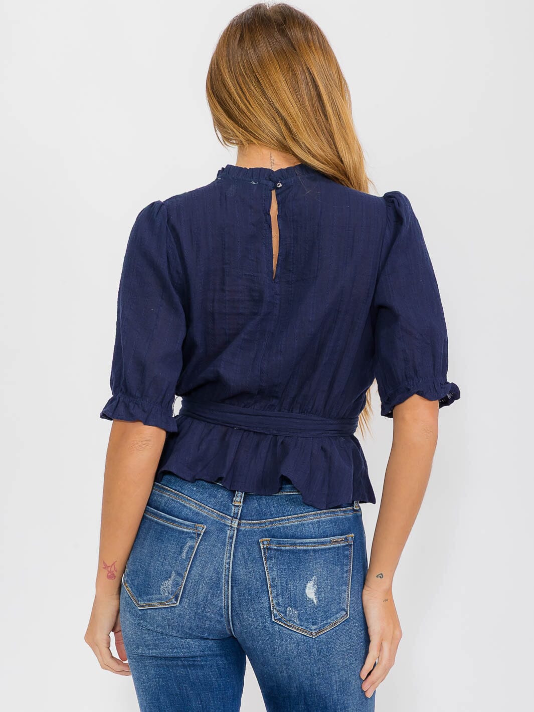 WOMEN'S SHORT SLEEVE SELF TIE DETAILED BLOUSE