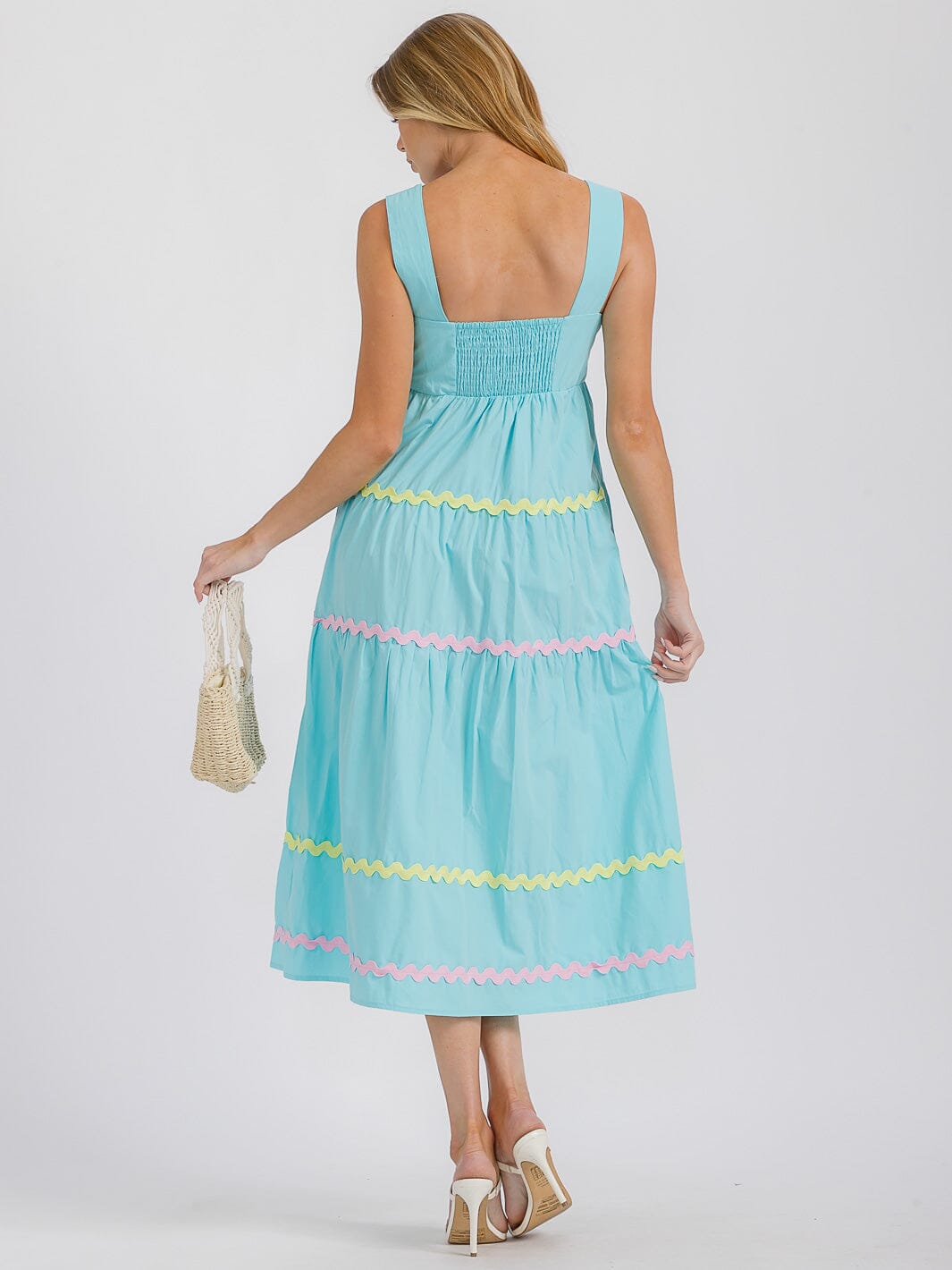 WOMEN'S SLEEVELESS SQUARE NECK SMOCK FRONT POCKETS TIERED MAXI DRESS